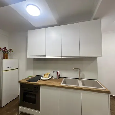 Cityscape Apartment *
